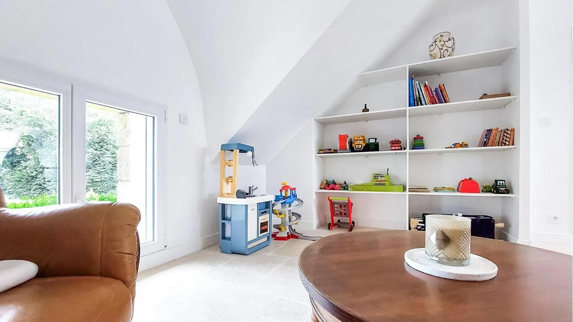 Stunning Home In Guegon With Wifi 0*,